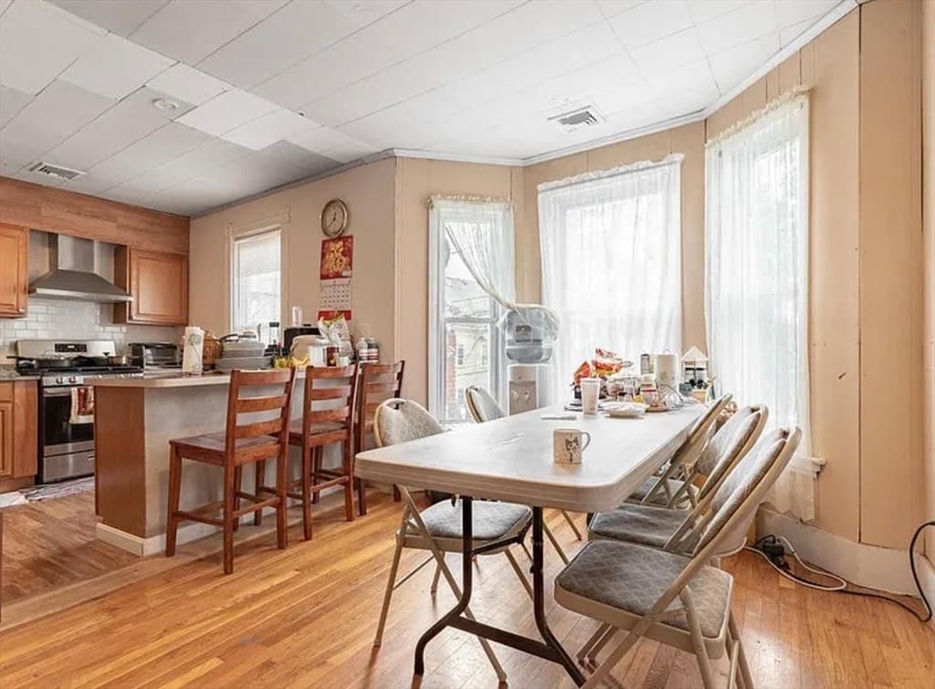 5+ Family - 5+ Units Side by Side at 619 Broadway, Everett MA 02149, Everett, photo 10 of 14
