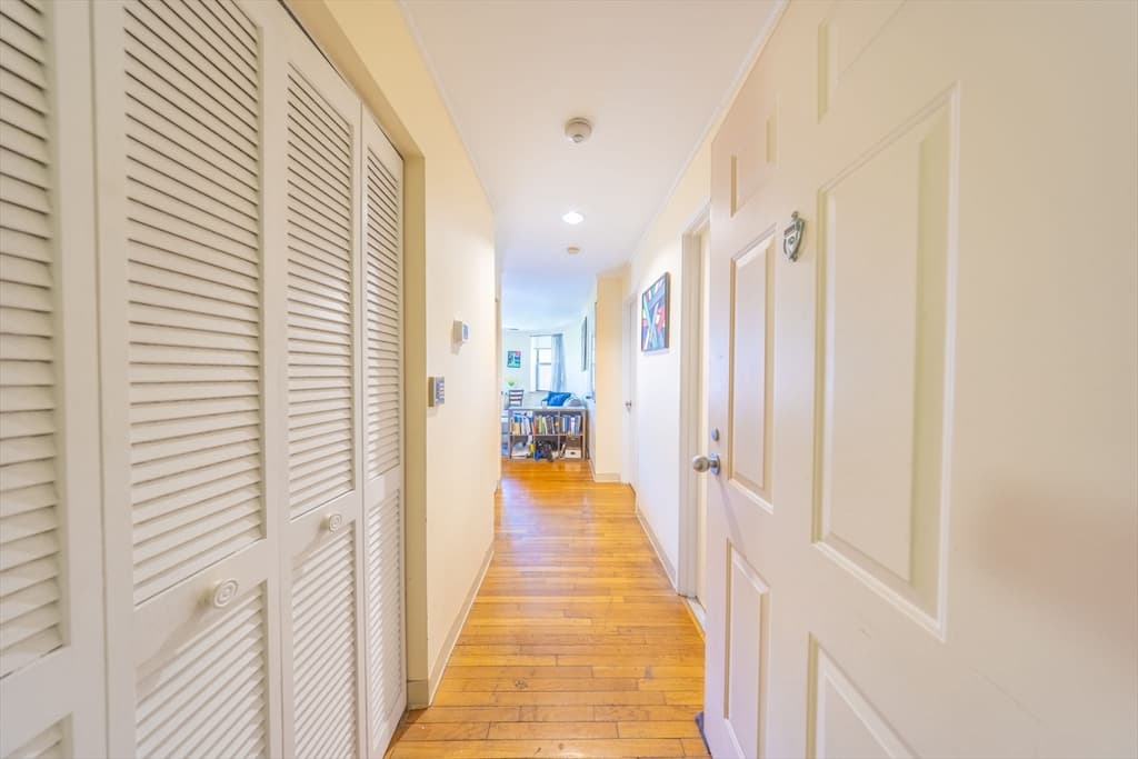 Condominium at 102 Gainsborough St # 402E, Boston MA 02115, Boston, photo 9 of 18