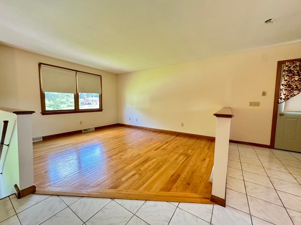 2 Hazelhurst Ave, East Longmeadow MA 01028 photo 3