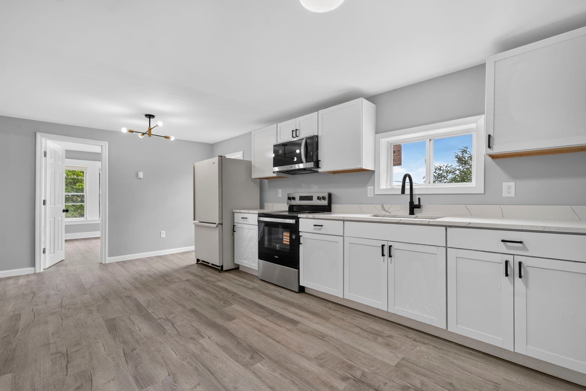 3 Family at 303 West Main Street, Millbury MA 01527, Millbury, photo 2 of 41