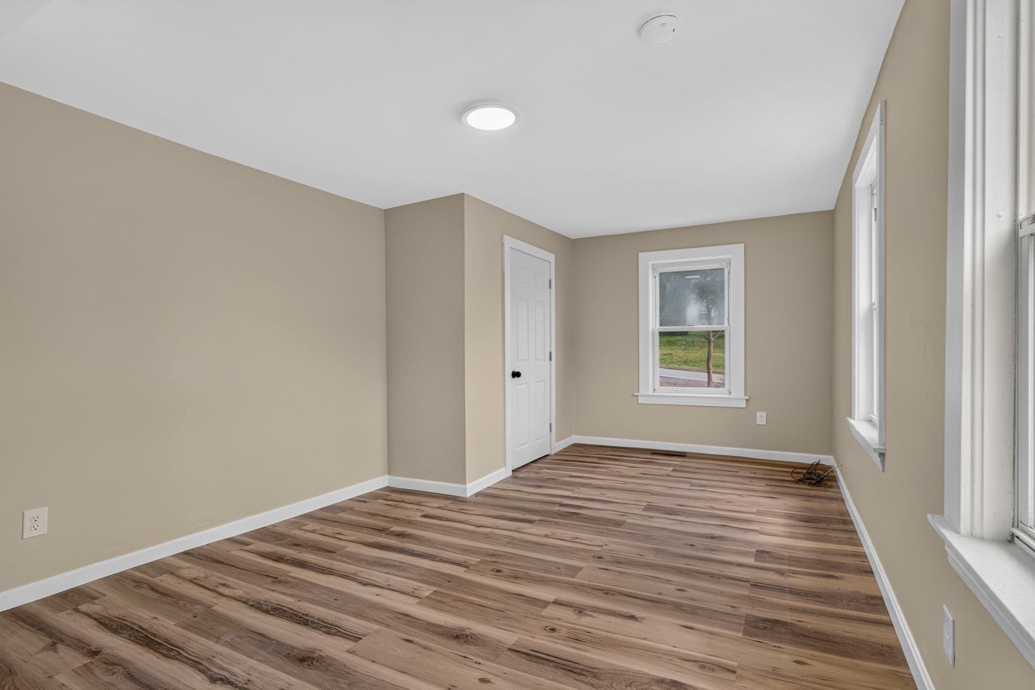 3 Family at 303 West Main Street, Millbury MA 01527, Millbury, photo 24 of 41
