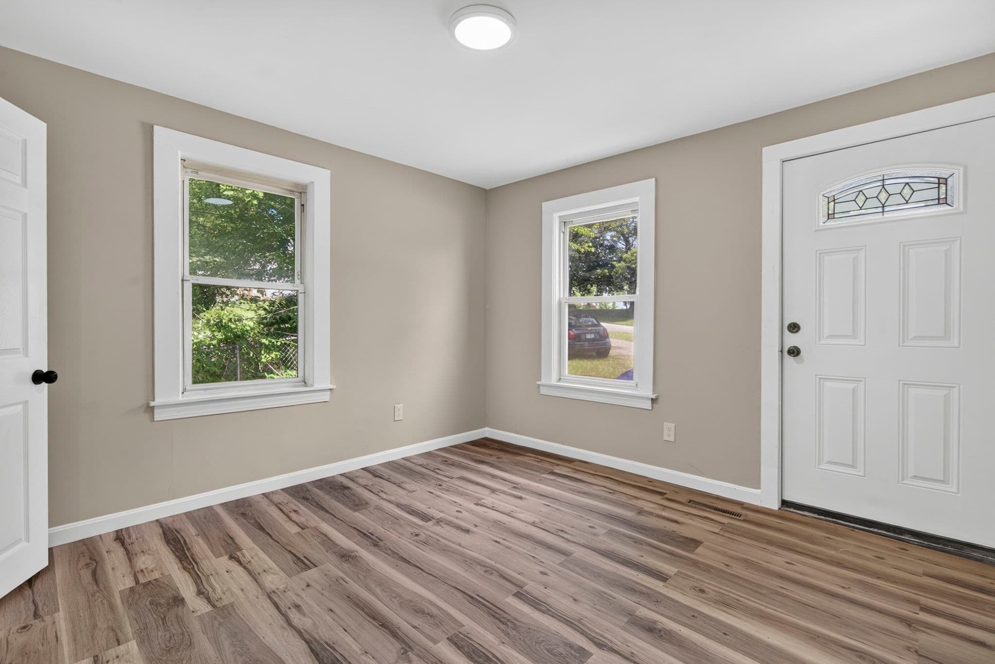 3 Family at 303 West Main Street, Millbury MA 01527, Millbury, photo 18 of 41
