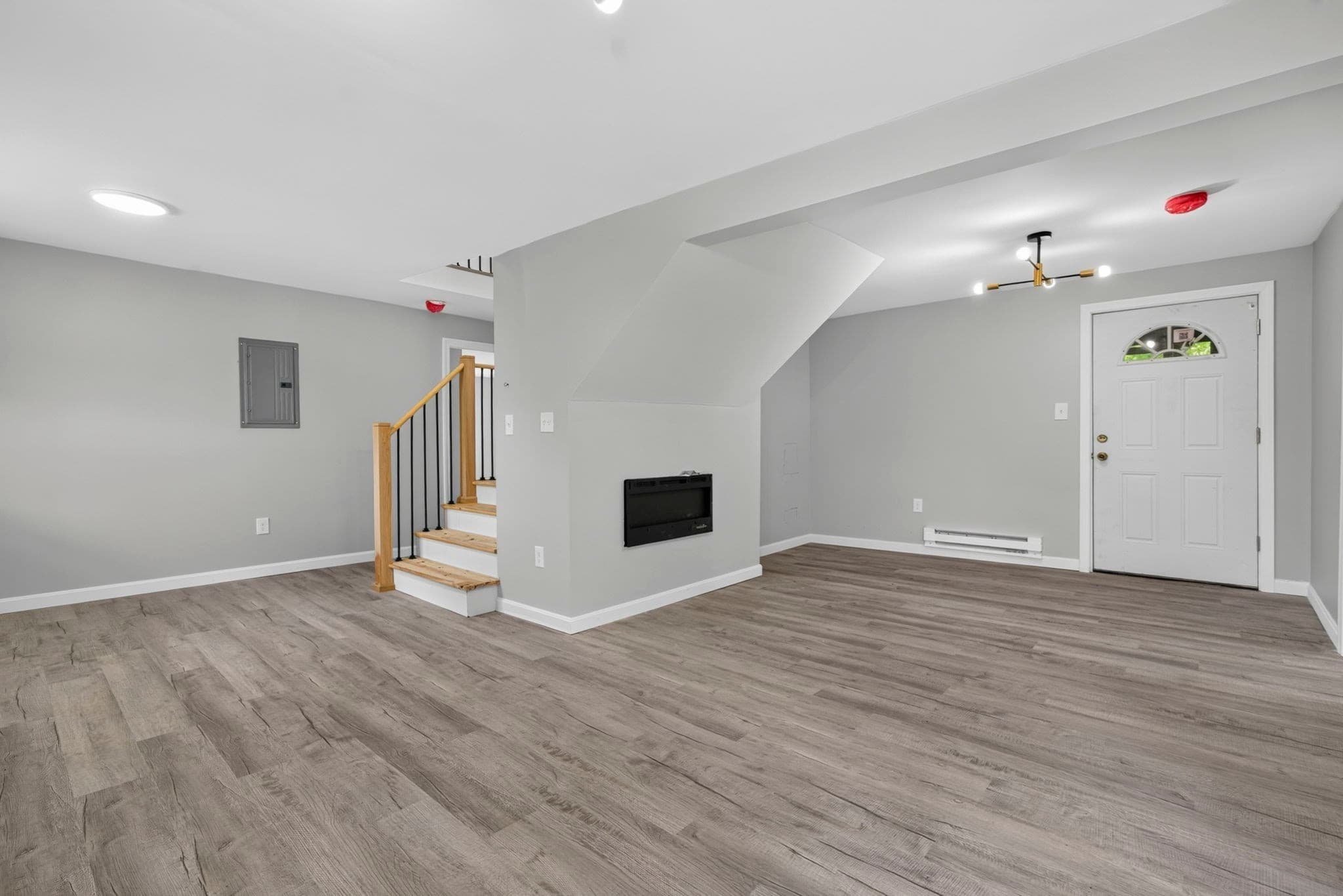3 Family at 303 West Main Street, Millbury MA 01527, Millbury, photo 8 of 41