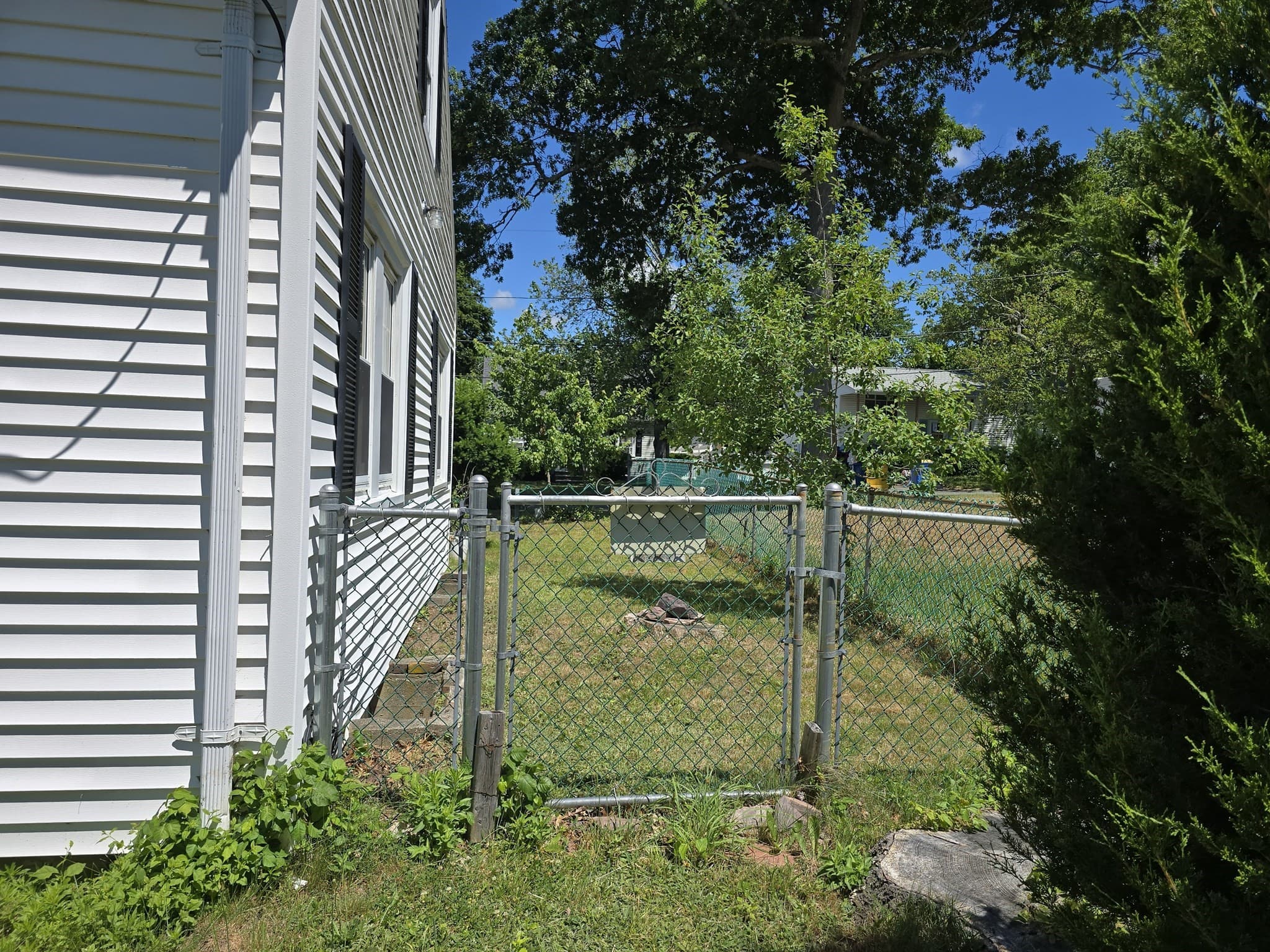 Single Family Residence at 26 Edwin St, Randolph MA 02368, photo 3 of 14