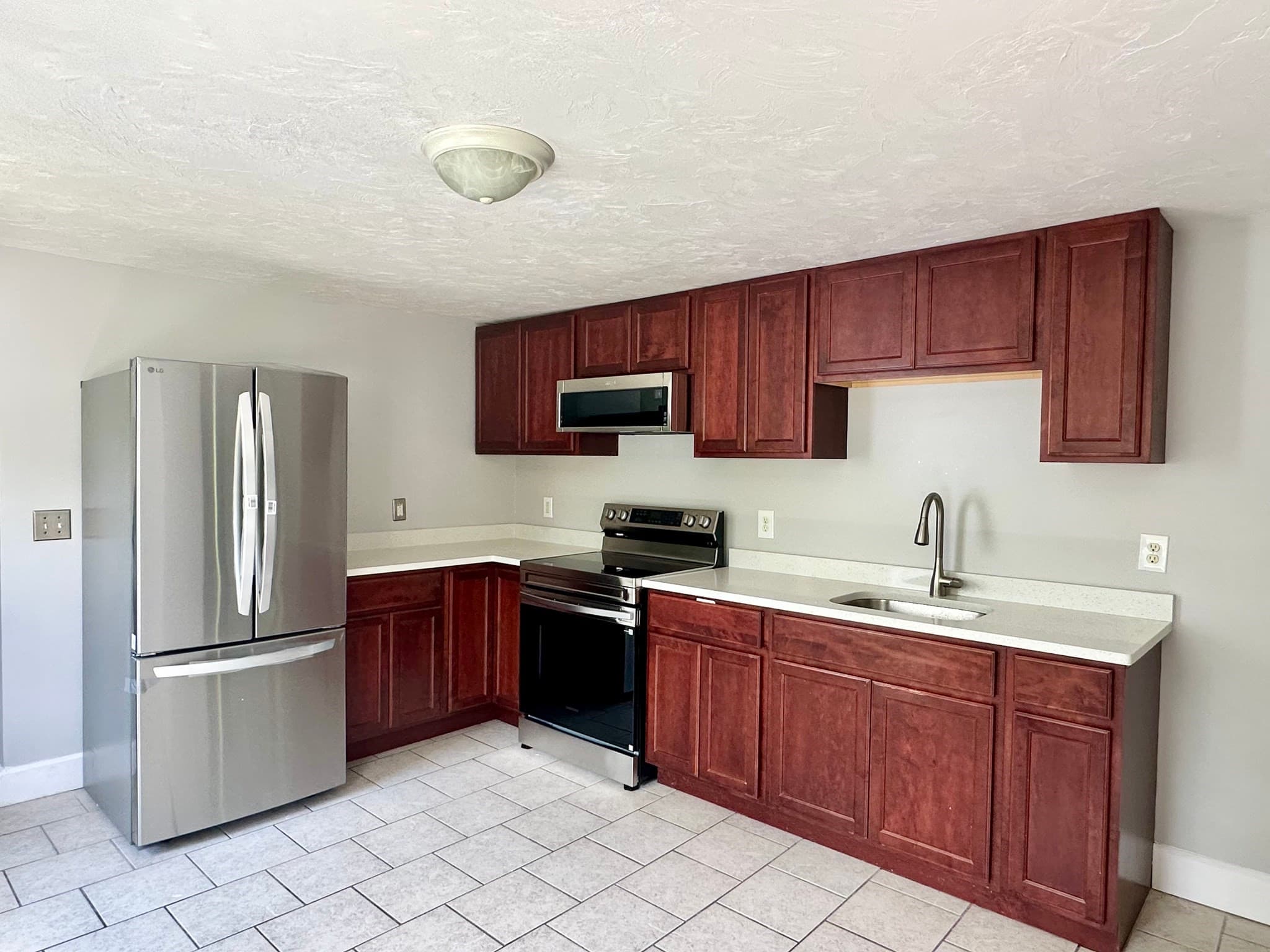 2 Family - 2 Units Up/Down at 33 Prospect Street, Templeton MA 01436, photo 13 of 19