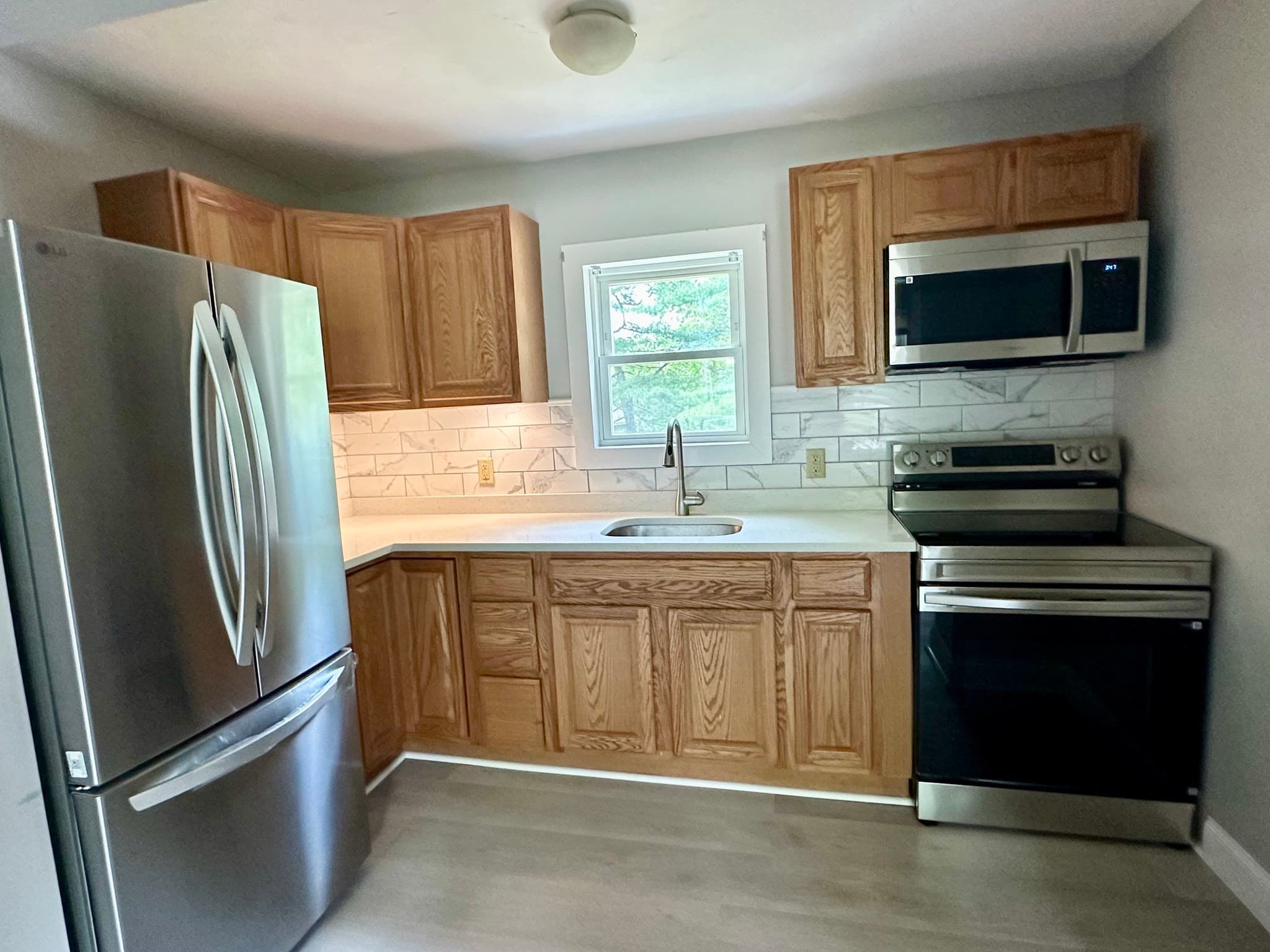 2 Family - 2 Units Up/Down at 33 Prospect Street, Templeton MA 01436, photo 5 of 19