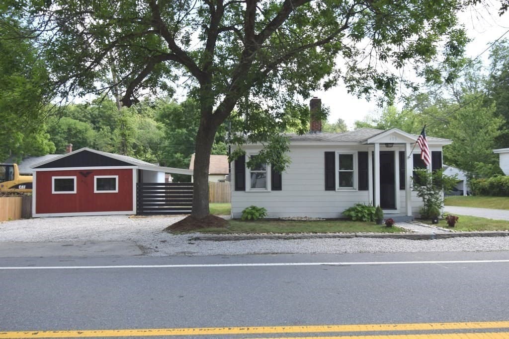 Single Family Residence at 433 Putnam Hill Rd, Sutton MA 01590, Sutton, photo 2 of 32