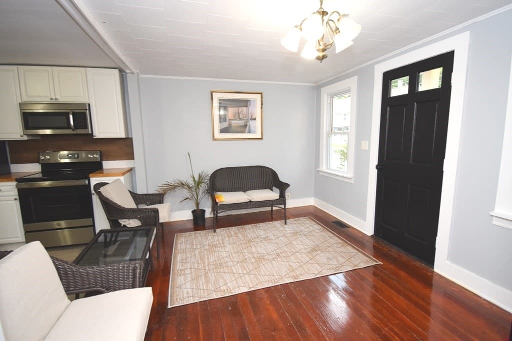 Single Family Residence at 433 Putnam Hill Rd, Sutton MA 01590, Sutton, photo 12 of 32