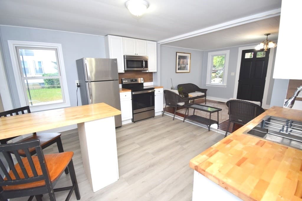 Single Family Residence at 433 Putnam Hill Rd, Sutton MA 01590, Sutton, photo 20 of 32