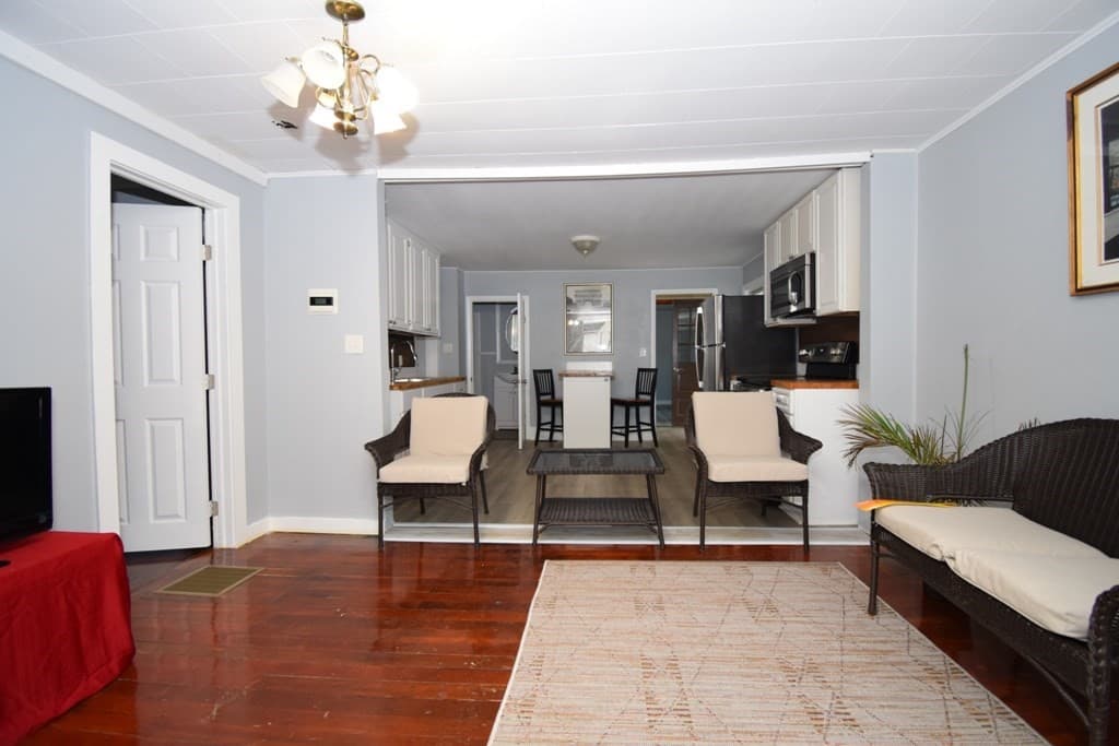 Single Family Residence at 433 Putnam Hill Rd, Sutton MA 01590, Sutton, photo 11 of 32