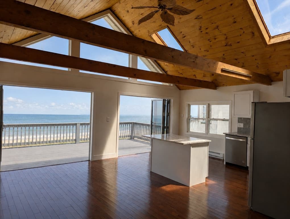 498-500 N End Blvd, Salisbury MA 01952