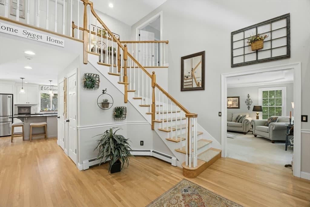 Single Family Residence at 203 Maple St, Douglas MA 01516, photo 4 of 42