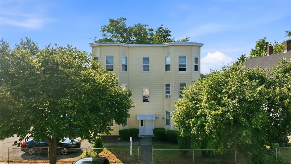 109 Grover St, Springfield MA 01104
