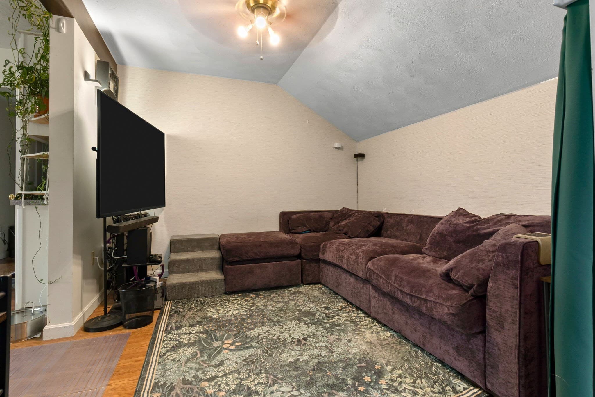 Single Family Residence at 4 Calas Circle, Peabody MA 01960, Peabody, photo 10 of 42