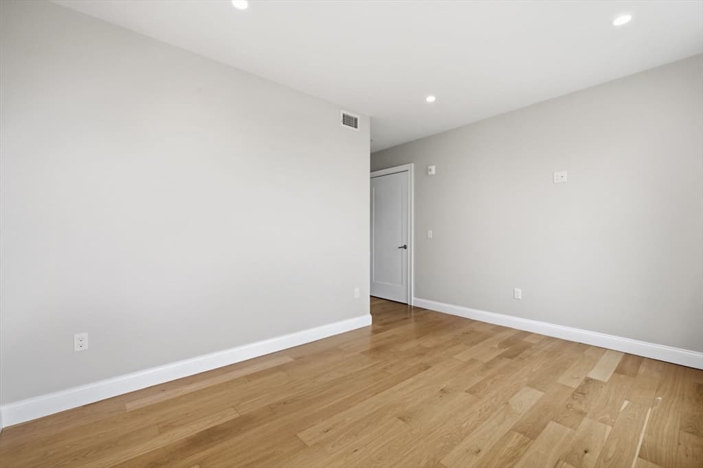 Condominium at 40 Westmoreland St # 8, Boston MA 02124, Boston, photo 17 of 22