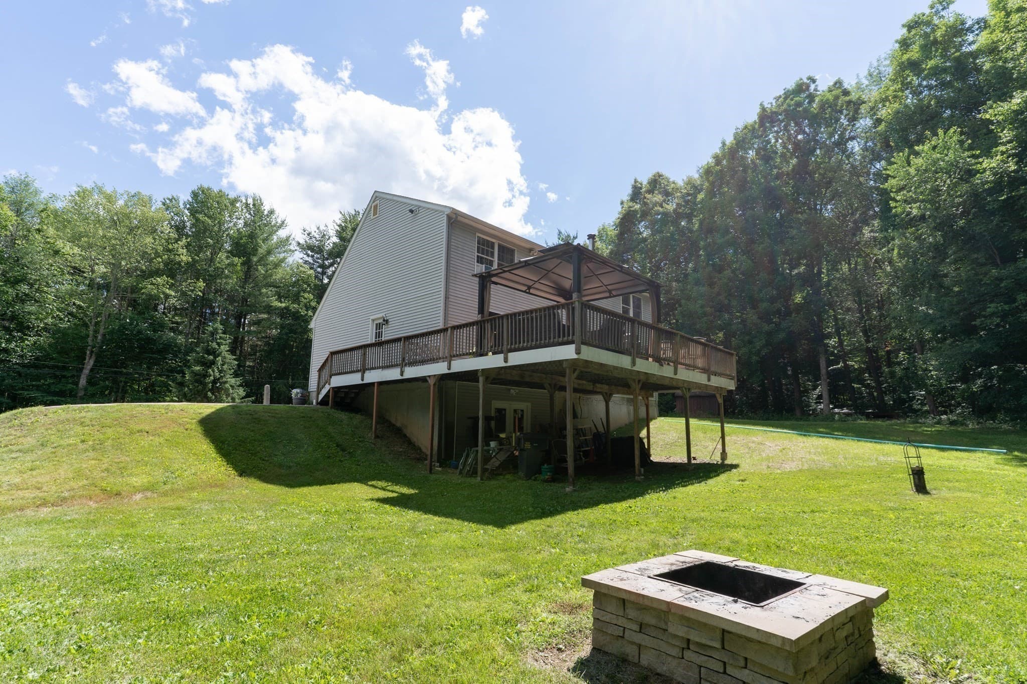 Single Family Residence at 1 Barefoot Ln, Brookfield MA 01506, Brookfield, photo 7 of 41