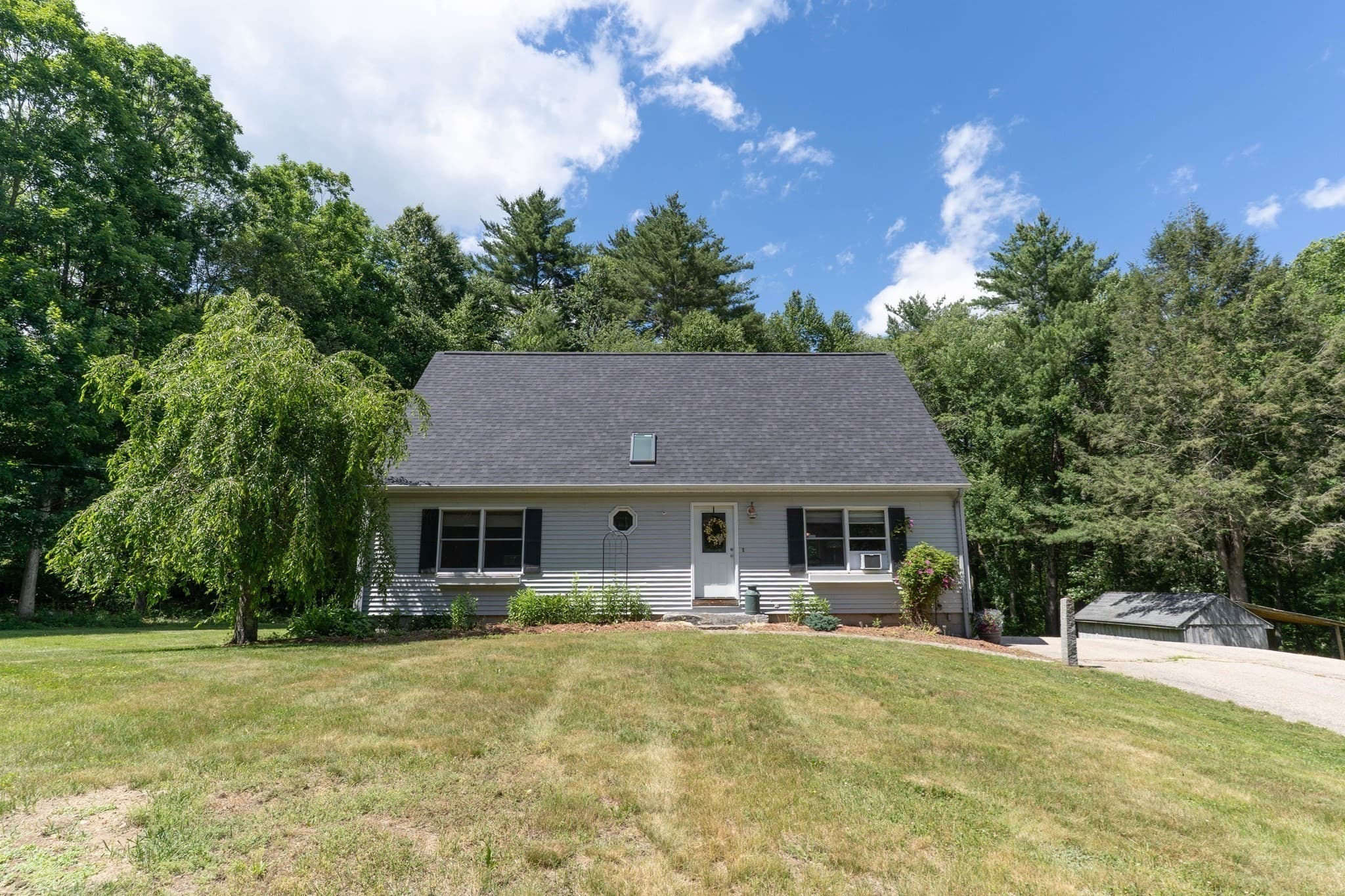 Single Family Residence at 1 Barefoot Ln, Brookfield MA 01506, Brookfield, photo 4 of 41