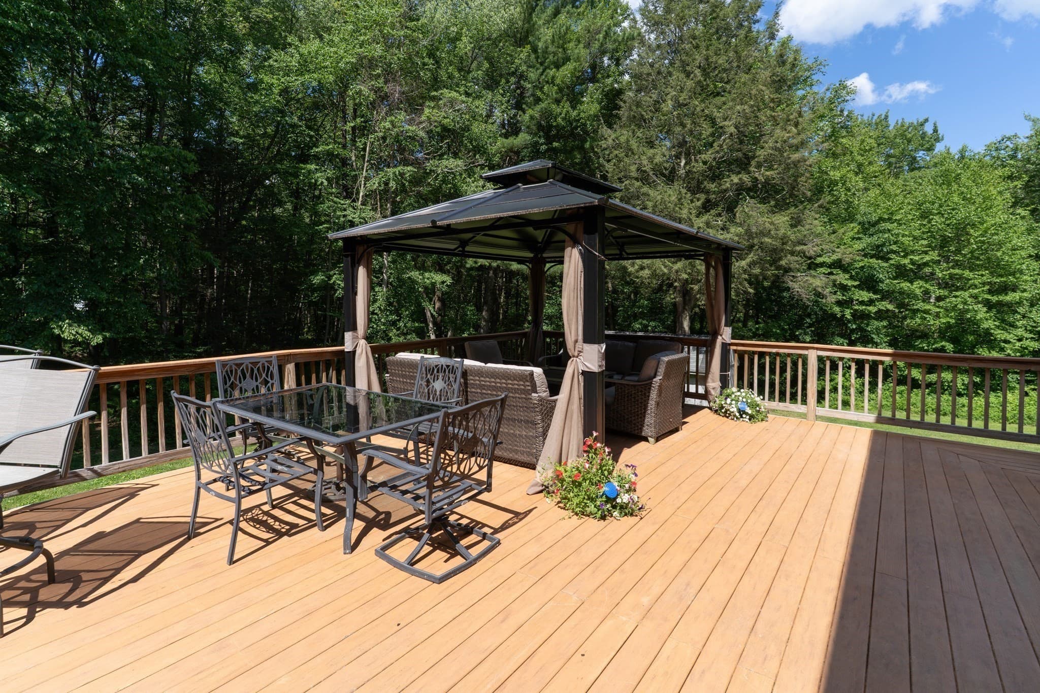 Single Family Residence at 1 Barefoot Ln, Brookfield MA 01506, Brookfield, photo 8 of 41