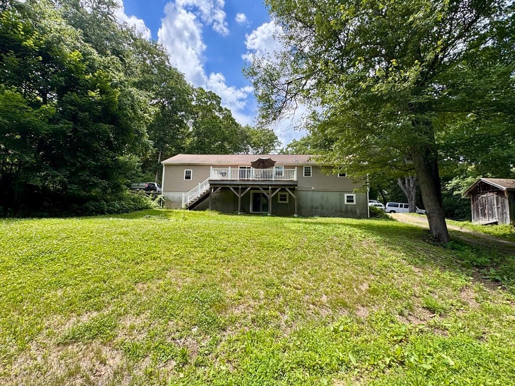 Single Family Residence at 26 Donnelly Cross Rd, Spencer MA 01562, photo 2 of 16