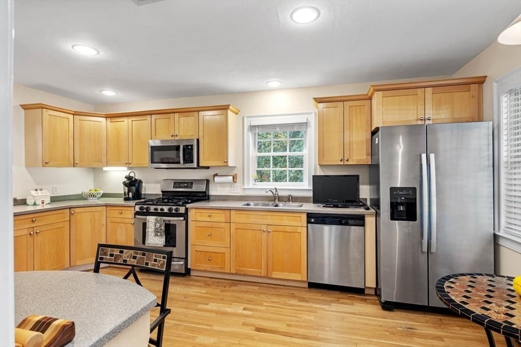 25 Whiting Ln # 25, Hingham MA 02043 photo 7