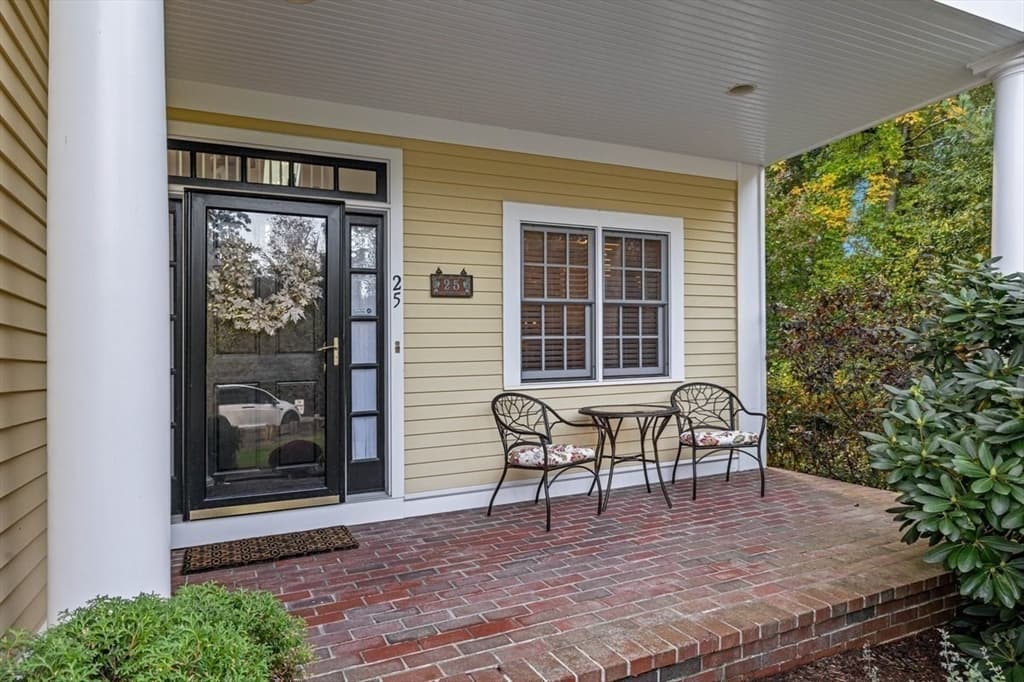 25 Whiting Ln # 25, Hingham MA 02043 photo 3