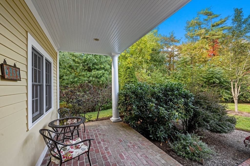 25 Whiting Ln # 25, Hingham MA 02043 photo 5