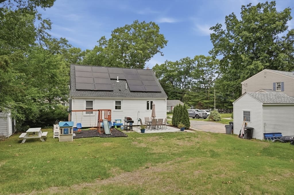 Single Family Residence at 20 Stevens Street, Dracut MA 01826, photo 23 of 32