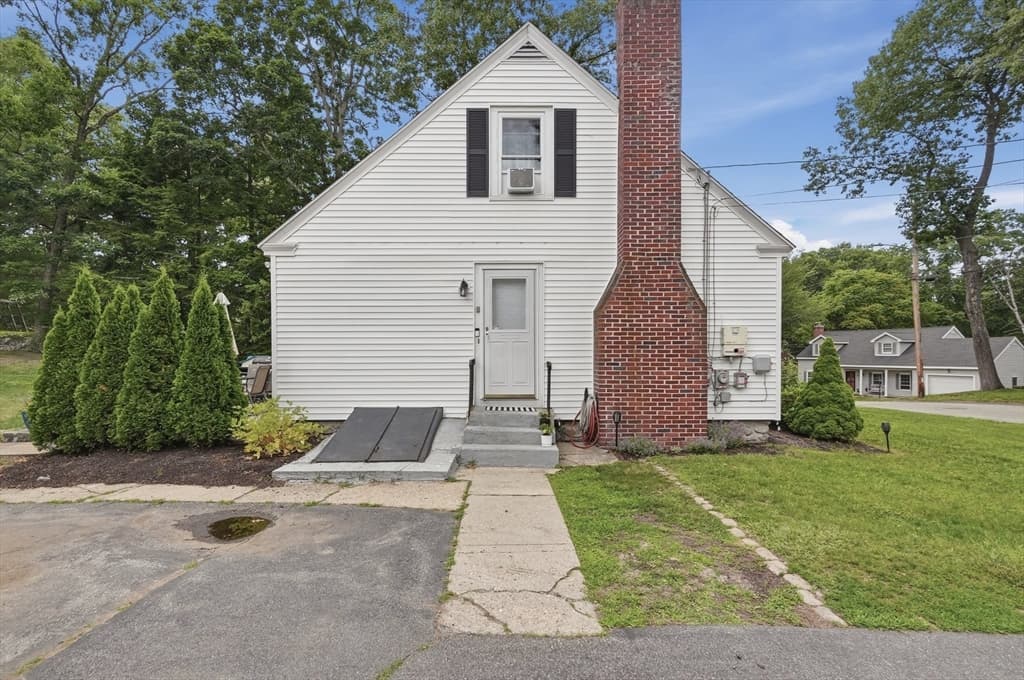 Single Family Residence at 20 Stevens Street, Dracut MA 01826, photo 21 of 32