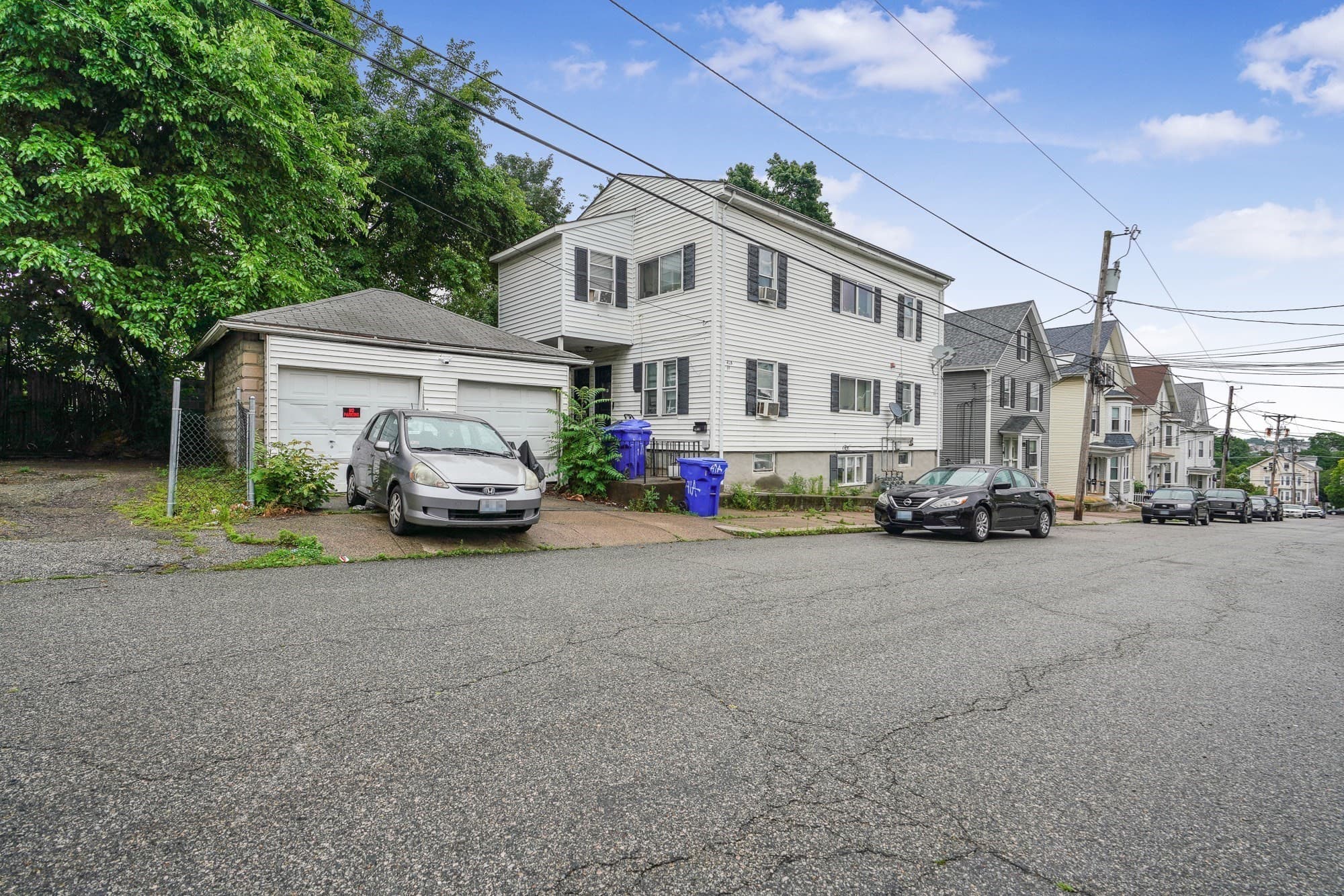 4 Family at 39 Highland St, Pawtucket RI 02860, photo 2 of 29