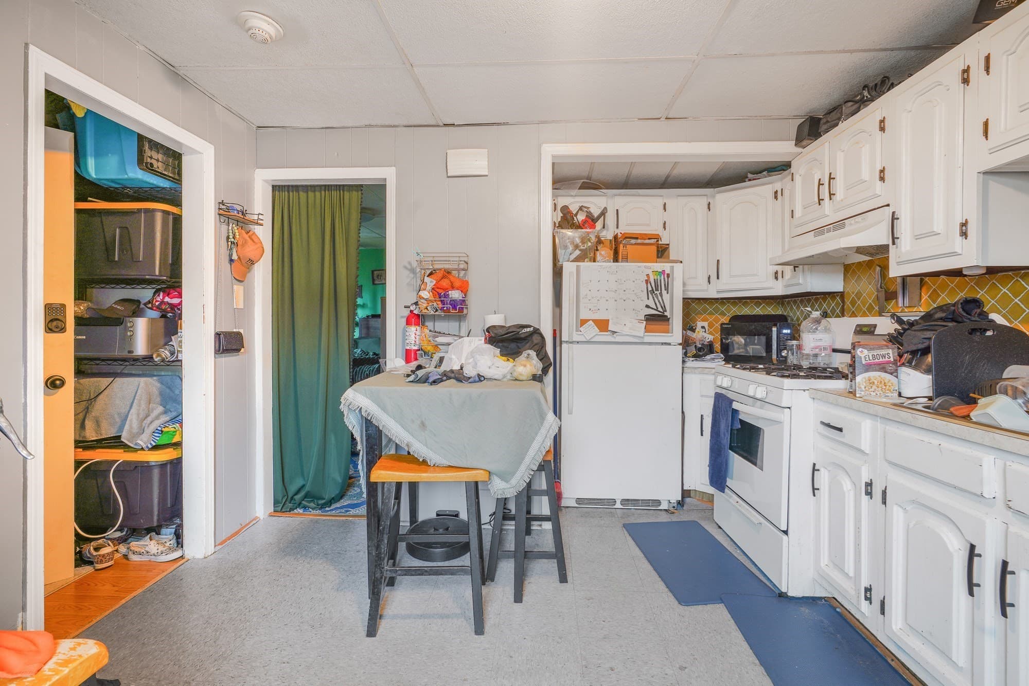 4 Family at 39 Highland St, Pawtucket RI 02860, photo 11 of 29