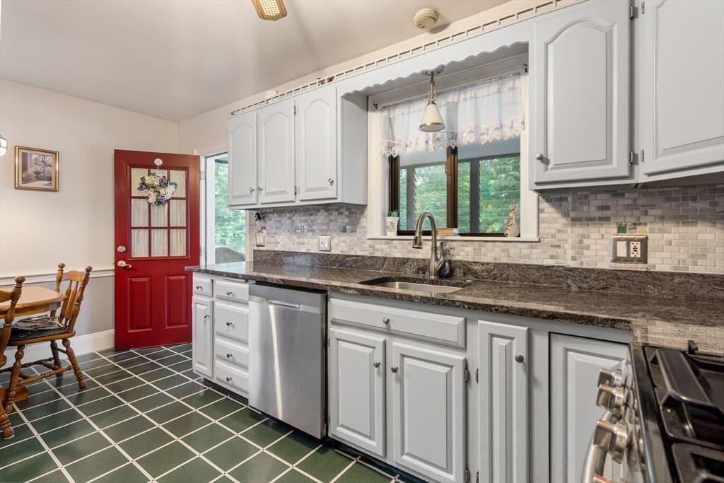 20 Rowe Street, Milton MA 02186 photo 9