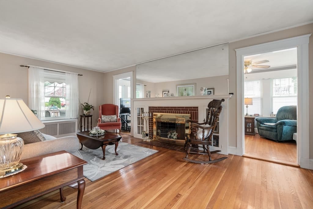 20 Rowe Street, Milton MA 02186 photo 4