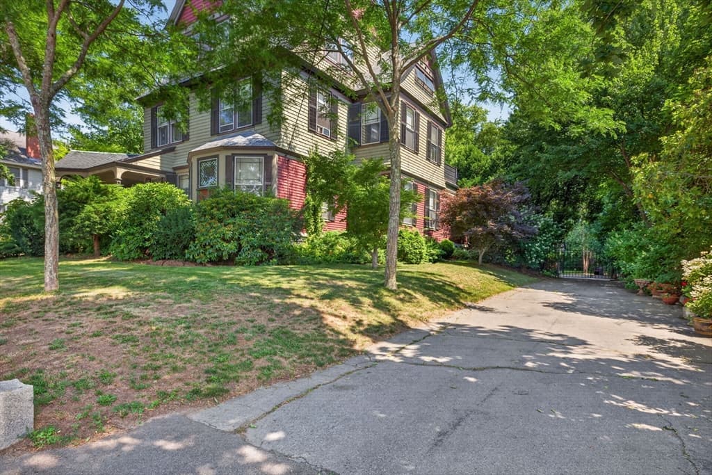 58 Summer St, Taunton MA 02780 photo 2
