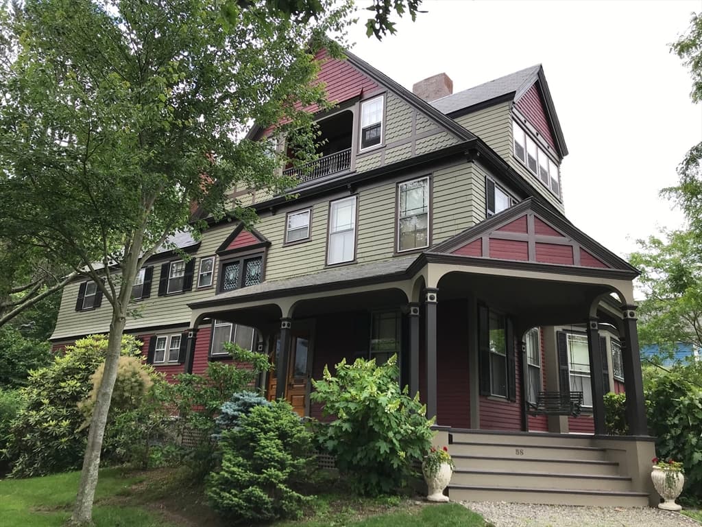 58 Summer St, Taunton MA 02780