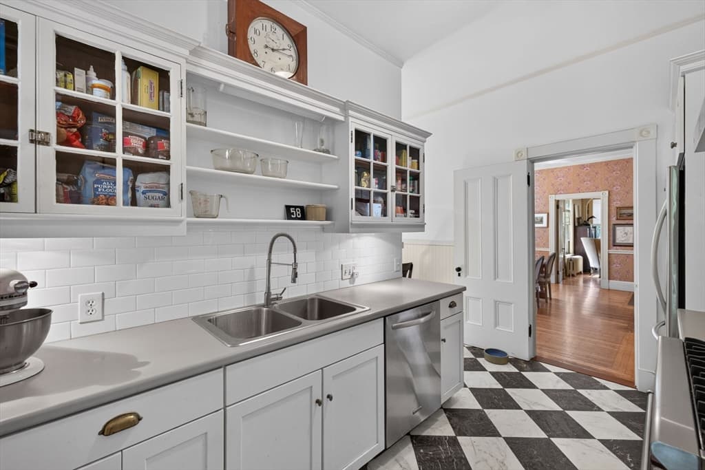 58 Summer St, Taunton MA 02780 photo 8