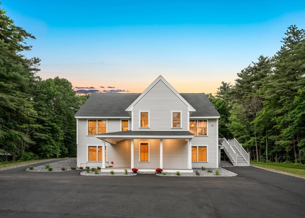 427 Middle Rd, Brentwood NH 03833