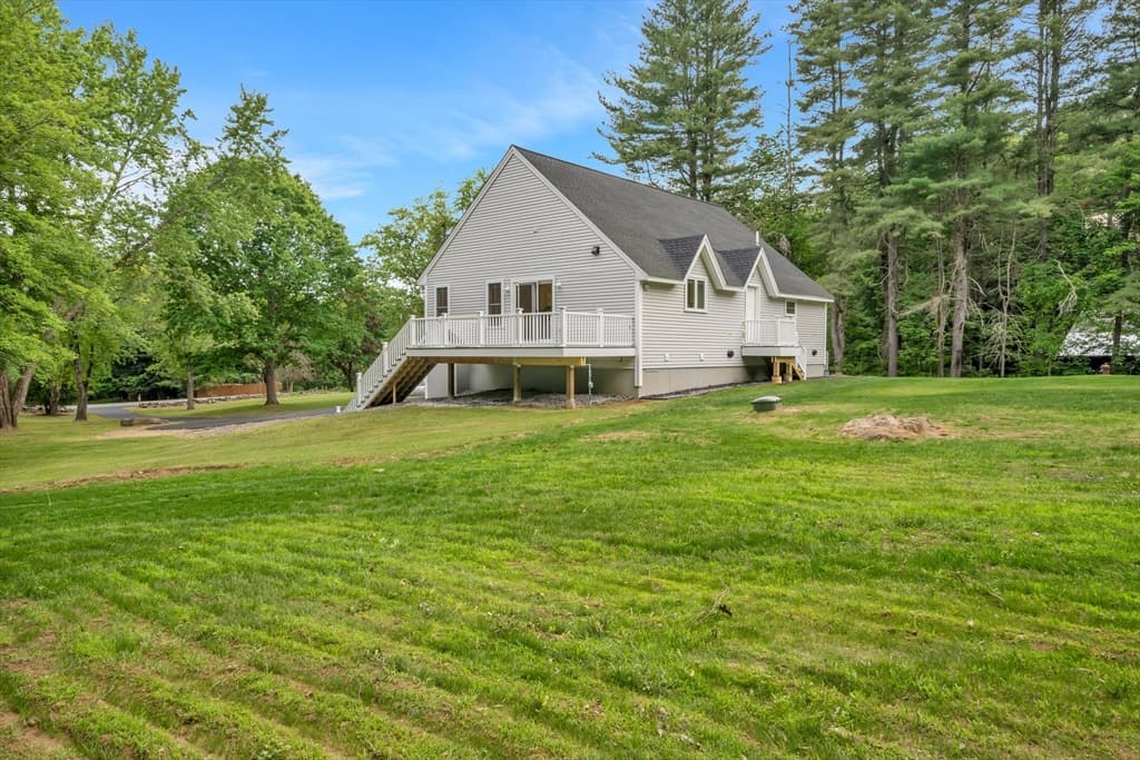 427 Middle Rd, Brentwood NH 03833 photo 25