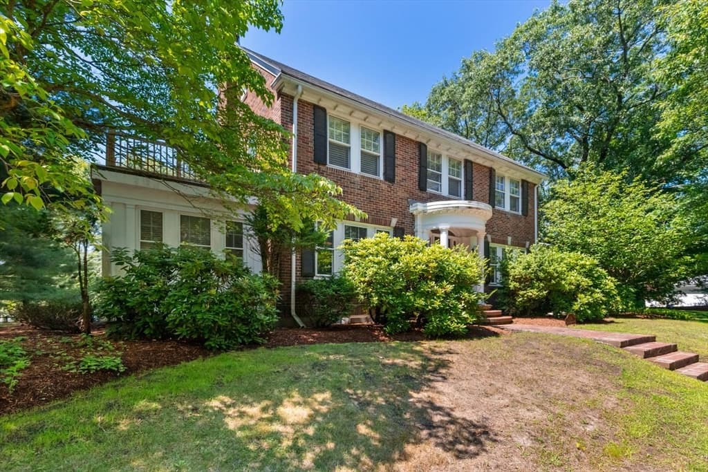 114 South Border Road, Medford MA 02155 photo 2