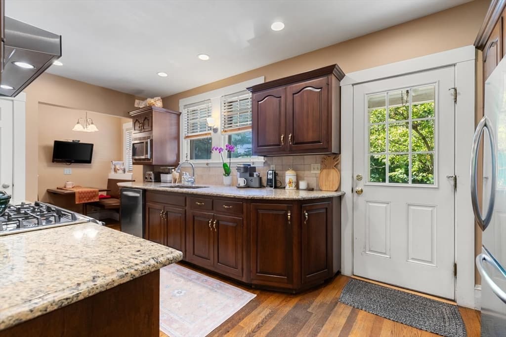 114 South Border Road, Medford MA 02155 photo 14
