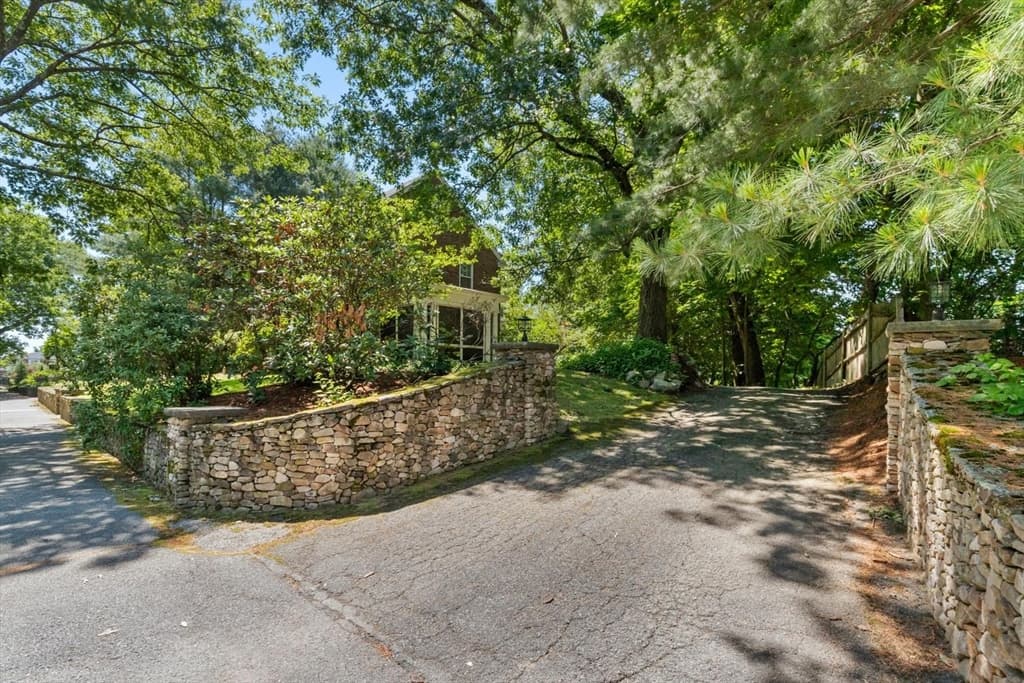 114 South Border Road, Medford MA 02155 photo 35
