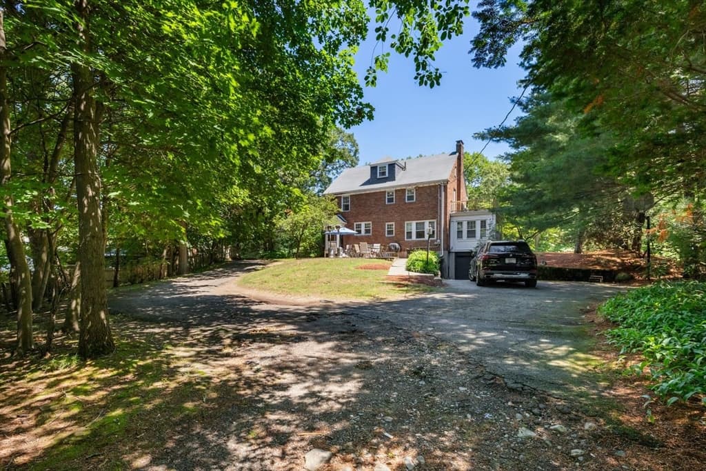 114 South Border Road, Medford MA 02155 photo 4