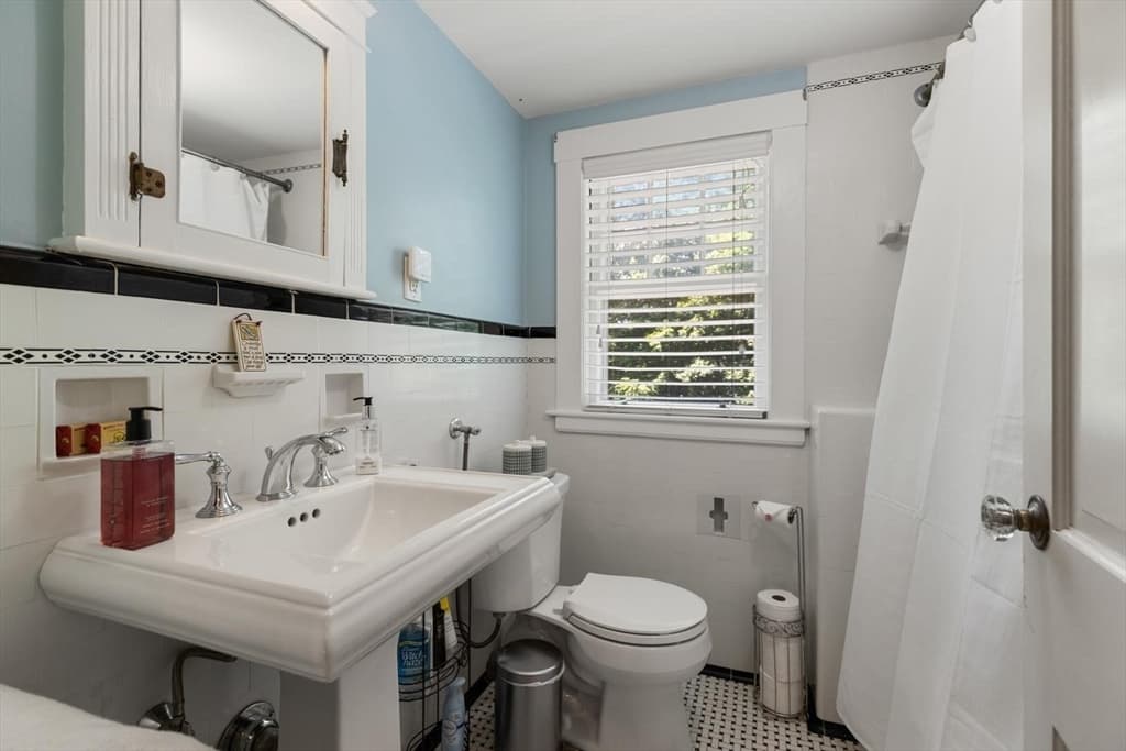 114 South Border Road, Medford MA 02155 photo 25