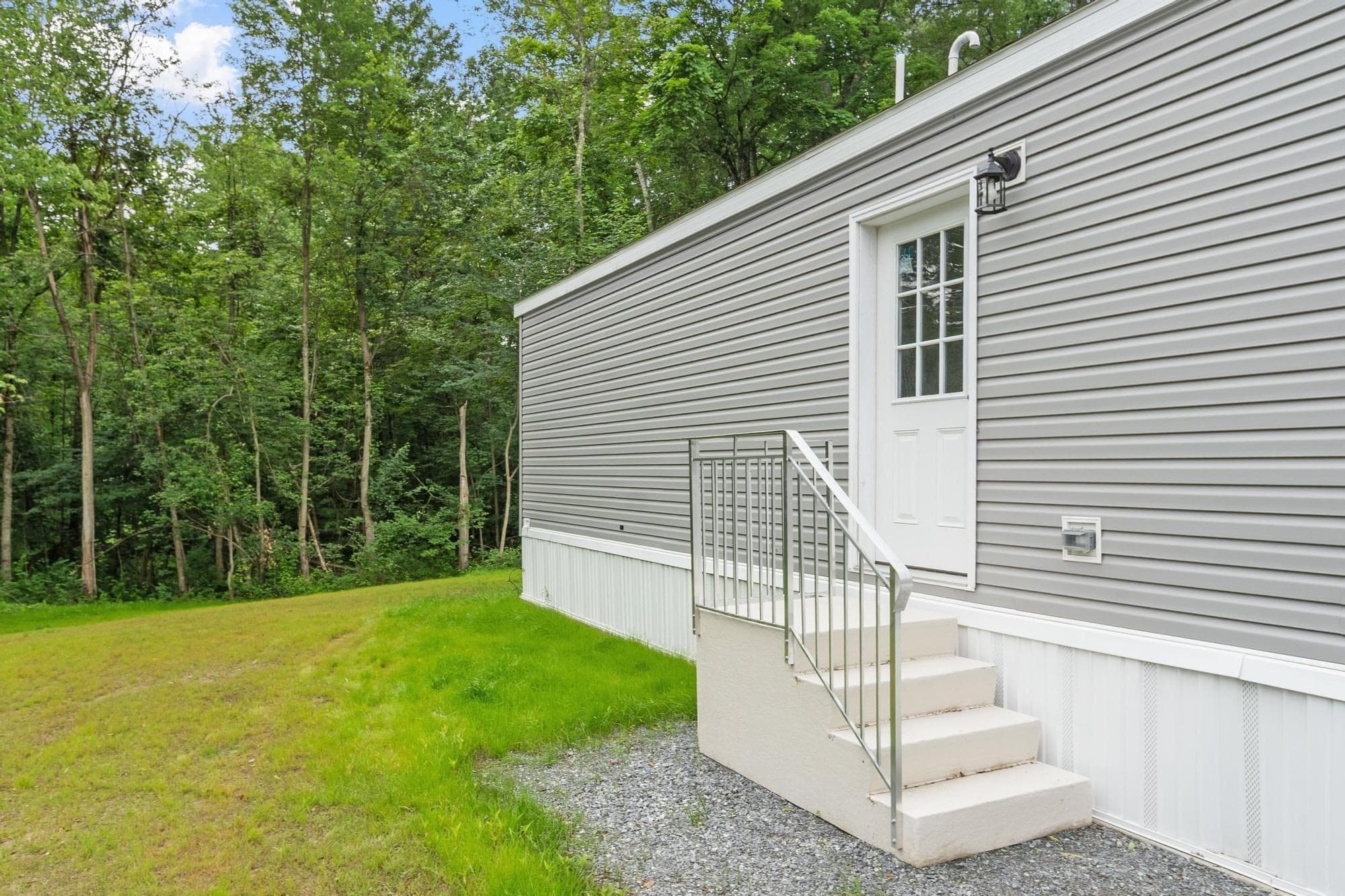Mobile Home at 1990 Mass Ave # 10, Lunenburg MA 01462, photo 17 of 18