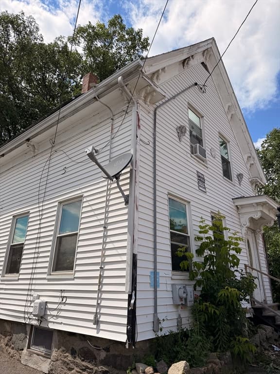 20 Monmouth St, Lawrence MA 01841 photo 2