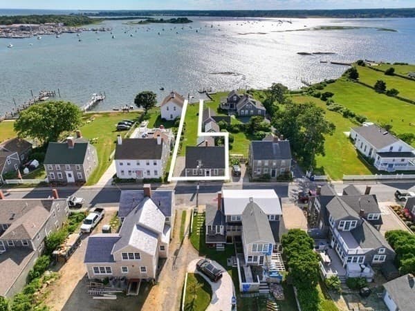 2037 Main Rd, Westport MA 02791