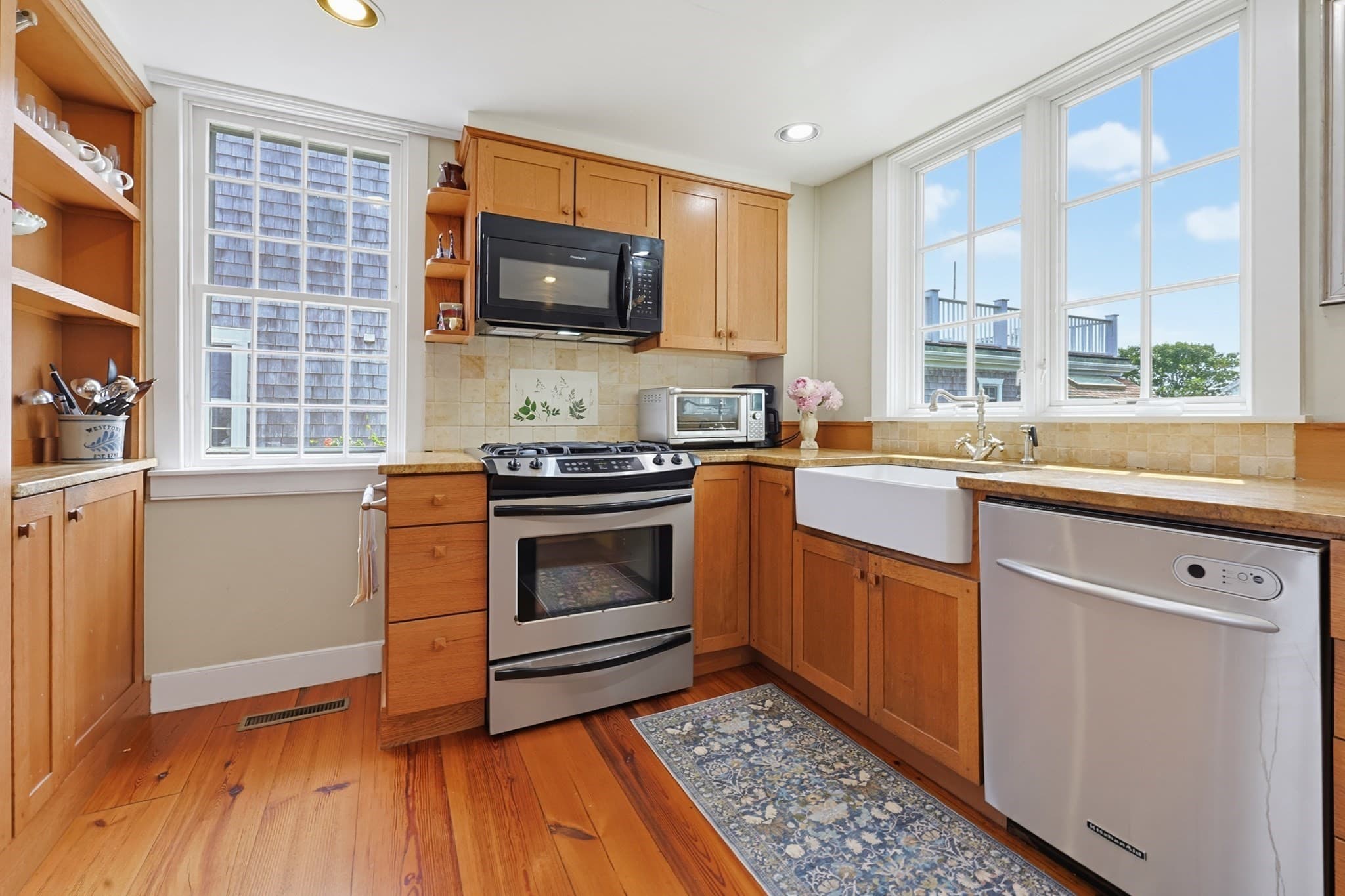 Single Family Residence at 2037 Main Rd, Westport MA 02791, photo 14 of 42
