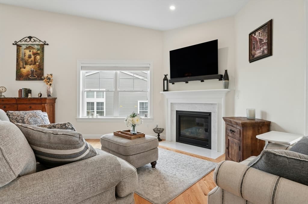 Condominium at 44 Logans Run # 44, Millbury MA 01527, Millbury, photo 14 of 41