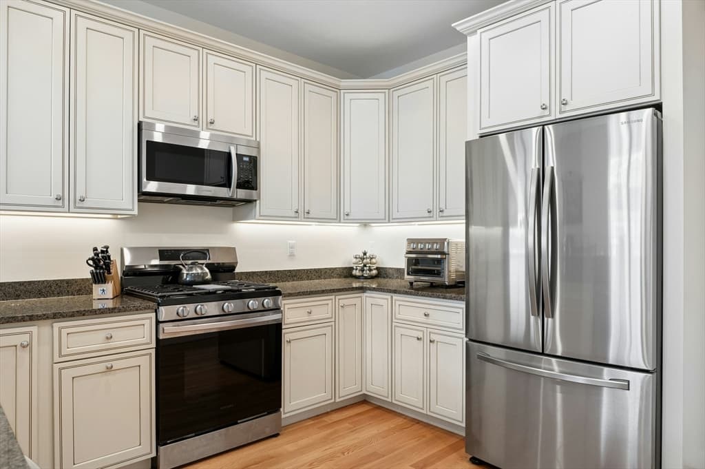 Condominium at 44 Logans Run # 44, Millbury MA 01527, Millbury, photo 11 of 41