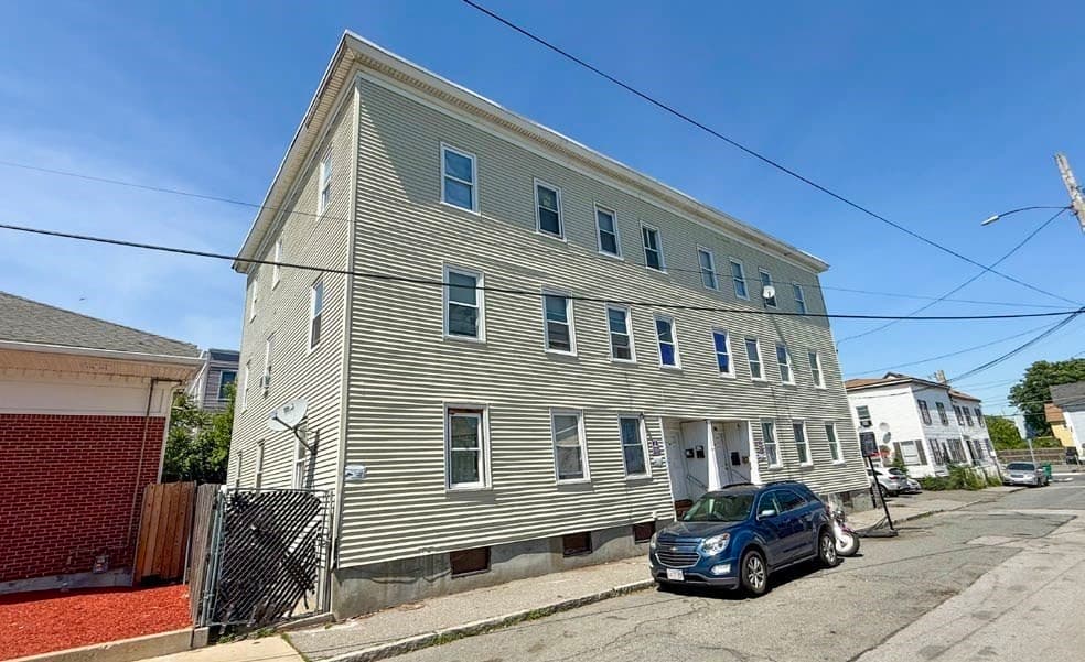 5-9 Family at 18 Auburn St, Lowell MA 01852, Lowell, photo 3 of 10