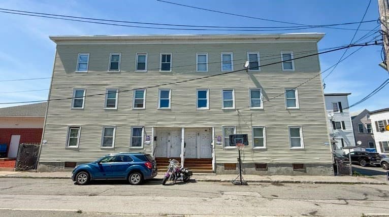 5-9 Family at 18 Auburn St, Lowell MA 01852, Lowell, photo 4 of 10